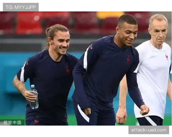 姆巴佩与格列兹曼：法国进攻双核的角色差异与战术功能对比