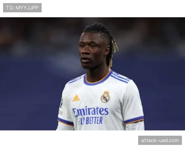 卡马文加如何在皇马多面手中场角色中确立稳定定位